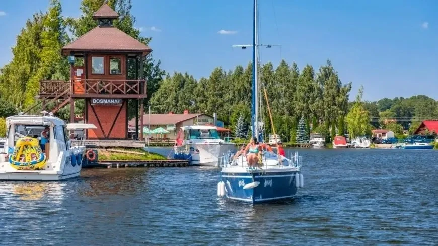 Ukazał się podręcznik o zrównoważonym żeglarstwie na Mazurach
