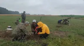 Skarb sprzed wieków odkryty na Warmii i Mazurach. 162 srebrne monety trafią do muzeum