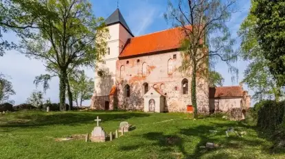 Społecznicy przejmują opiekę nad zabytkowym kościołem w Bezławkach