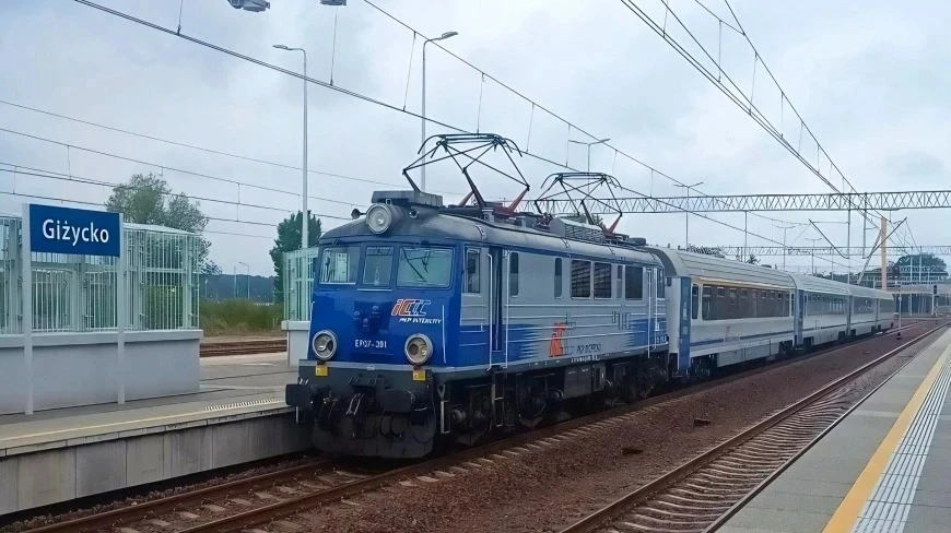 Pociągi wracają na trasę Giżycko – Korsze. PKP PLK apeluje o ostrożność na przejazdach