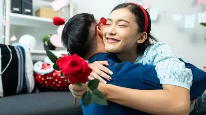 Przewodnik po prezentach walentynkowych - co kupić kobiecie, a co mężczyźnie w 2026 roku?