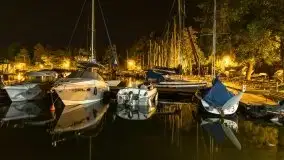 Zdjęcia nocne portu w Wierzbie przy jeziorze Bełdany - zdjęcie 4