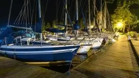 Zdjęcia nocne portu w Wierzbie przy jeziorze Bełdany - zdjęcie 3