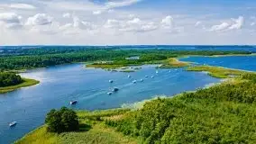 Wąskie żeglarskie gardło na Mazurach, jezioro Kirsajty - zdjęcie 2