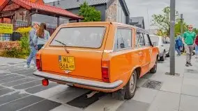 Zlot zabytkowych aut przy restauracji Nóż w wodzie w Mikołajkach - zdjęcie 10