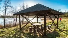 Zimowa sceneria nad plażą przy jeziorze Szóstak - zdjęcie 36