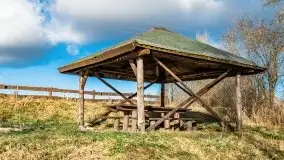 Zimowa sceneria nad plażą przy jeziorze Szóstak - zdjęcie 50