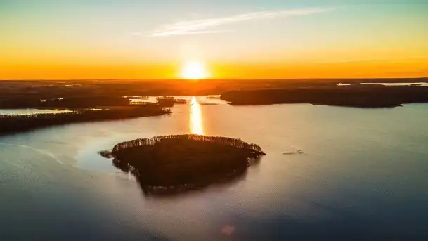 Jezioro Kisajno po zachodzie słońca, luty 2022 r.