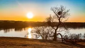 Zachód słońca nad grodziskiem Święta Góra i jeziorem Wojnowo, luty 2022 r. - zdjęcie 27