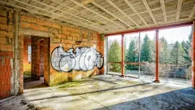 Ruiny pałacu z początku XX wieku w Notyście - zdjęcie 24