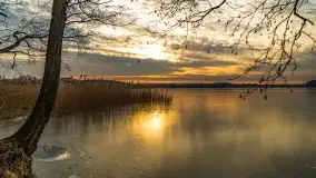 Zachód słońca nad jeziorem Dobskim, marzec 2022 r. - zdjęcie 15