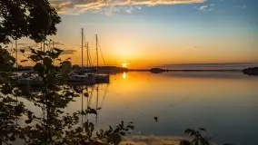 Wschód słońca nad jeziorem Mamry, Stanica Wodna Kietlice, czerwiec 2022 - zdjęcie 27