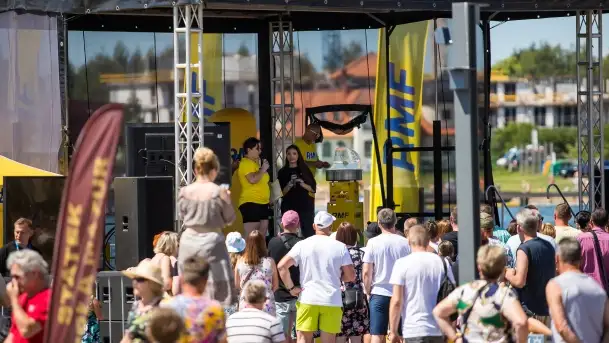 Fotorelacja z muzycznego i sportowego rozpoczęcia wakacji w Mikołajkach - zdjęcie 2