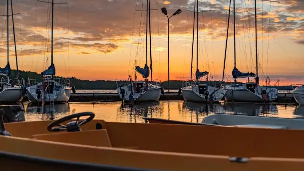 Czerwcowy zachód słońca nad jeziorem Kisajno