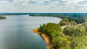 Jezioro Bełdany i miejscowość Kamień z drona, wiosna 2020 - zdjęcie 17