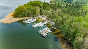 Jezioro Bełdany i miejscowość Kamień z drona, wiosna 2020 - zdjęcie 12