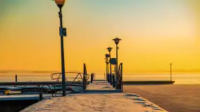 Zimowy wschód słońca w PTTK Wilkasy nad jeziorem Niegocin - zdjęcie 24