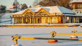 Zimowy wschód słońca w PTTK Wilkasy nad jeziorem Niegocin - zdjęcie 9