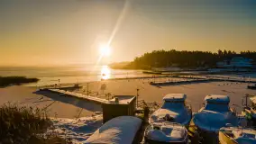 Zimowy wschód słońca w PTTK Wilkasy nad jeziorem Niegocin - zdjęcie 25