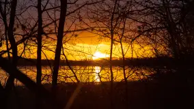 Grudniowy zachód słońca nad jeziorem Łabap - zdjęcie 5