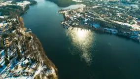 Zimowe Mrągowo, nad jeziorem Czos, okolice amfiteatru z drona - zdjęcie 7