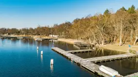 Zimowe Mrągowo, nad jeziorem Czos, okolice amfiteatru z drona - zdjęcie 39