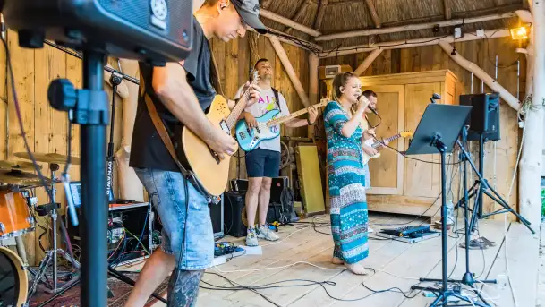 Grają na Mazurach - Eloya w Tle Dla Mew