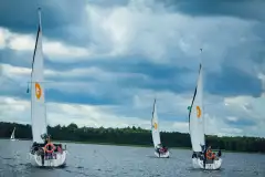 Rejs po mazurskich jeziorach, który pomaga dzieciom z domów dziecka - zdjęcie 7