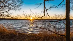 Zachód słońca nad jeziorem Kirsajty, luty 2023 r. - zdjęcie 25