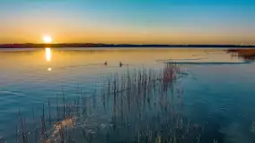 Zachód słońca nad jeziorem Mamry, luty 2023 r. - zdjęcie 1