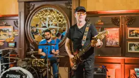 Grają na Mazurach, Shantaż w tawernie Albatros - zdjęcie 4