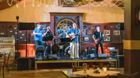 Grają na Mazurach, Shantaż w tawernie Albatros - zdjęcie 1