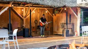 Grają na Mazurach - Grzegorz Polakowski w Tle Dla Mew - zdjęcie 2