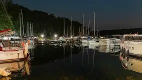 Nocne zdjęcia portu Łabędzi Ostrów, lipiec 2023 r. - zdjęcie 1