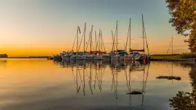 Wschód słońca nad jeziorem Mamry, Stanica Wodna Kietlice, sierpień 2023 r. - zdjęcie 6