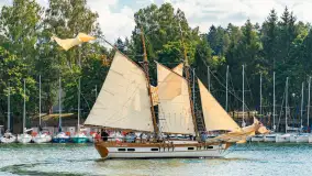 Oldtimery w Strandzie i na jeziorze Kisajno, sierpień 2023 r. - zdjęcie 1