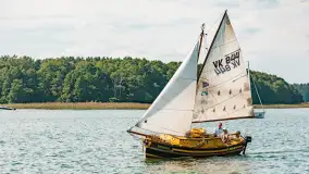 Oldtimery w Strandzie i na jeziorze Kisajno, sierpień 2023 r. - zdjęcie 14