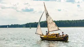 Oldtimery w Strandzie i na jeziorze Kisajno, sierpień 2023 r. - zdjęcie 48