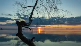 Zachód słońca, jezioro Dargin i wyspa Poganckie Kępy - zdjęcie 2