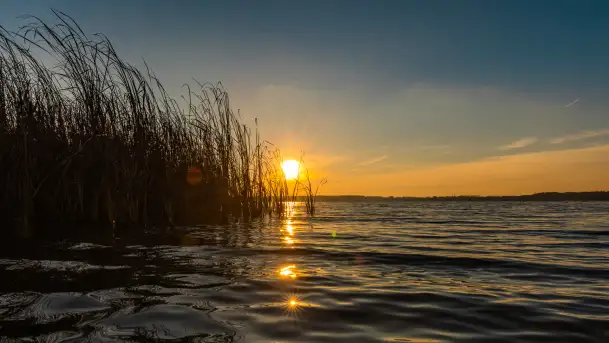 Zachód nad jeziorem Niegocin, listopad 2023 r.