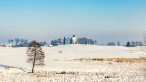Zamek Krzyżacki, a teraz kościół w Bezławkach w zimowej scenerii, styczeń 2024 r. - zdjęcie 33