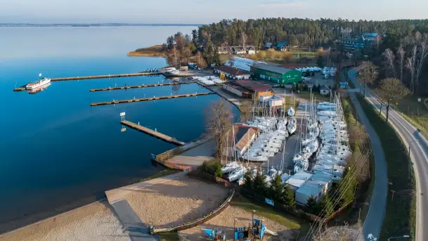 Późne popołudnie nad portami w Wilkasach, luty 2024