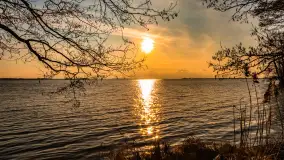 Jezioro Dargin przed zachodem słońca, marzec 2024 r. - zdjęcie 1