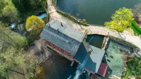 Młyn wodny i jaz we wsi Krutyński Piecek, kwiecień 2024 r. - zdjęcie 3