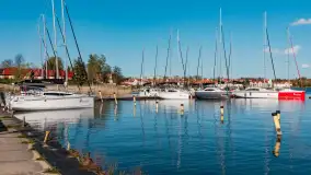 Słoneczne popołudnie w Marina Sośnica w Rynie, kwiecień 2024 r. - zdjęcie 26