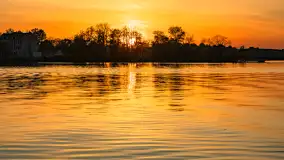 Zachód słońca nad jeziorem Ełckim w Ełku, maj 2024 r. - zdjęcie 2