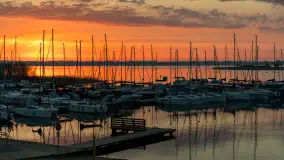 Wschód słońca w PTTK Wilkasy, jezioro Niegocin, maj 2024 r. - zdjęcie 1