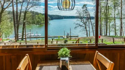 Ośrodek Wypoczynkowy Wodnik w Rucianem Nidzie: Idealne Miejsce na Wakacyjny Wypoczynek na Mazurach