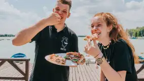 Pizzeria Marconi: Miejsce, Gdzie Smak Włoch Spotyka Się z Młodzieńczą Pasją - zdjęcie 2