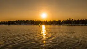 Zachód słońca nad jeziorem Ryńskim z pokładu żaglówki, czerwiec 2024 r. - zdjęcie 23